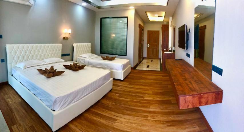 Excel River View 3*