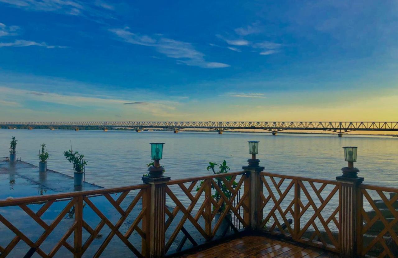 Excel River View Hotel
