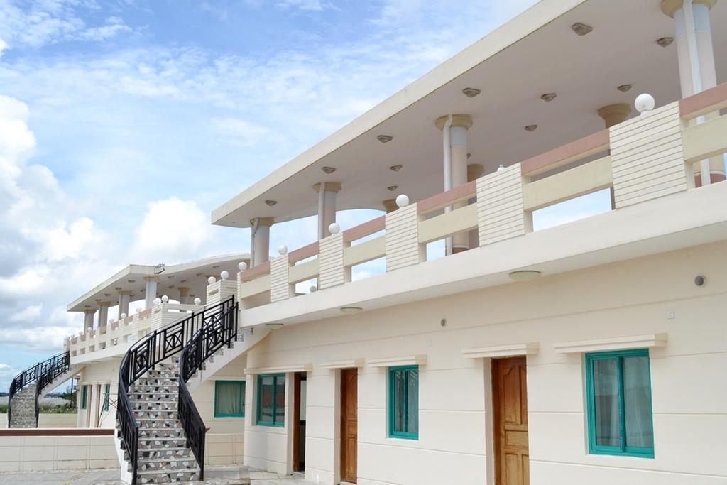 Excel River View Hotel 3*